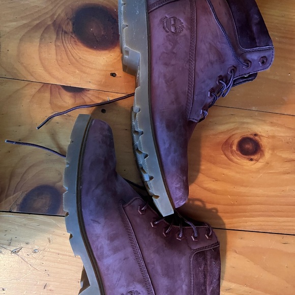 Women’s Timberland maroon colored boots - Picture 4 of 4